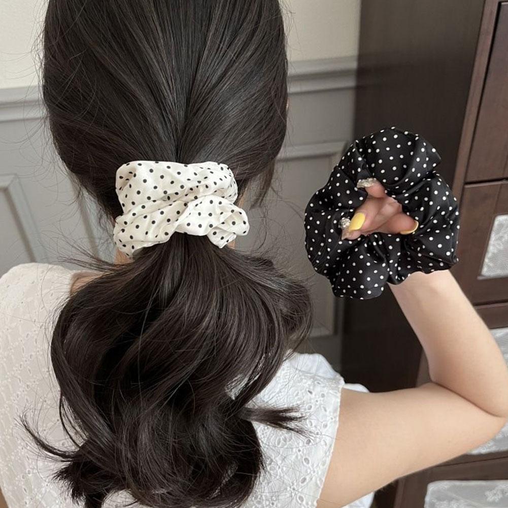 Scrunchie Satin Set - 2個入りエレガントなヘアタイ、ウェーブポイント弾性ヘアループ、女性用ポニーテールヘアアクセサリー、ミニマリストシミュレーションシルクシュシュセット