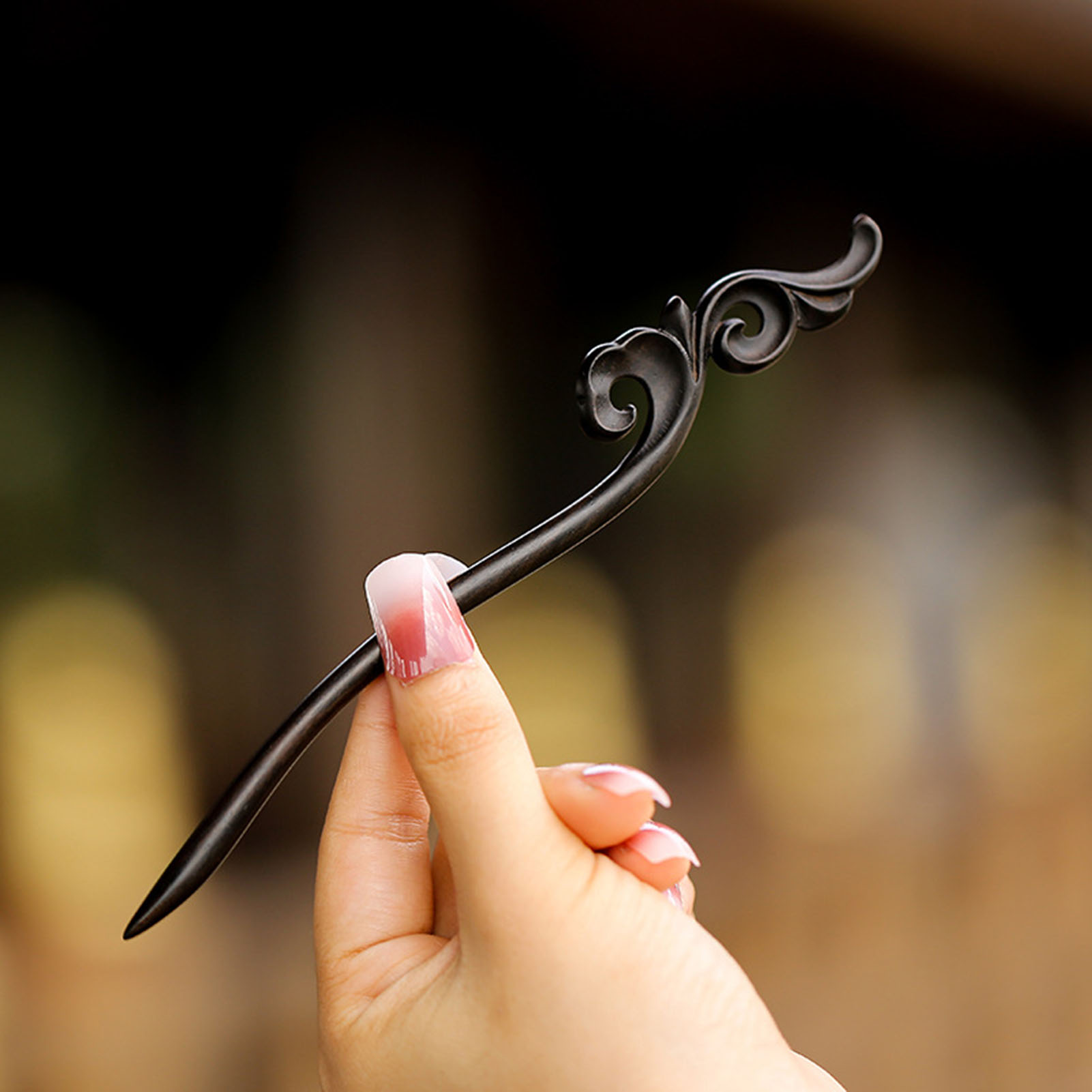 中国風のヘアスティックミニマリスト白檀彫刻花ヘアピンフォーク - Hair Fork Stick のレビューと価格