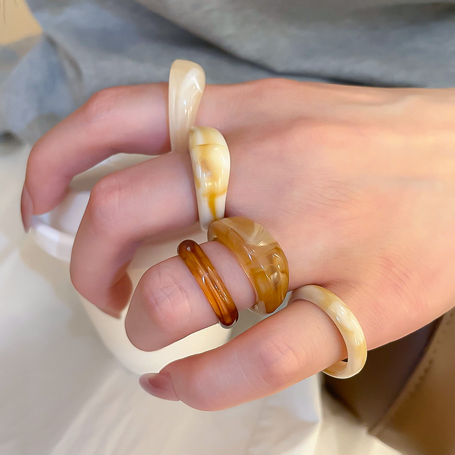 5 個セットトレンディなカラフルな幾何学的な不規則なアクリル - Women'S Emo Accessories のレビューと価格