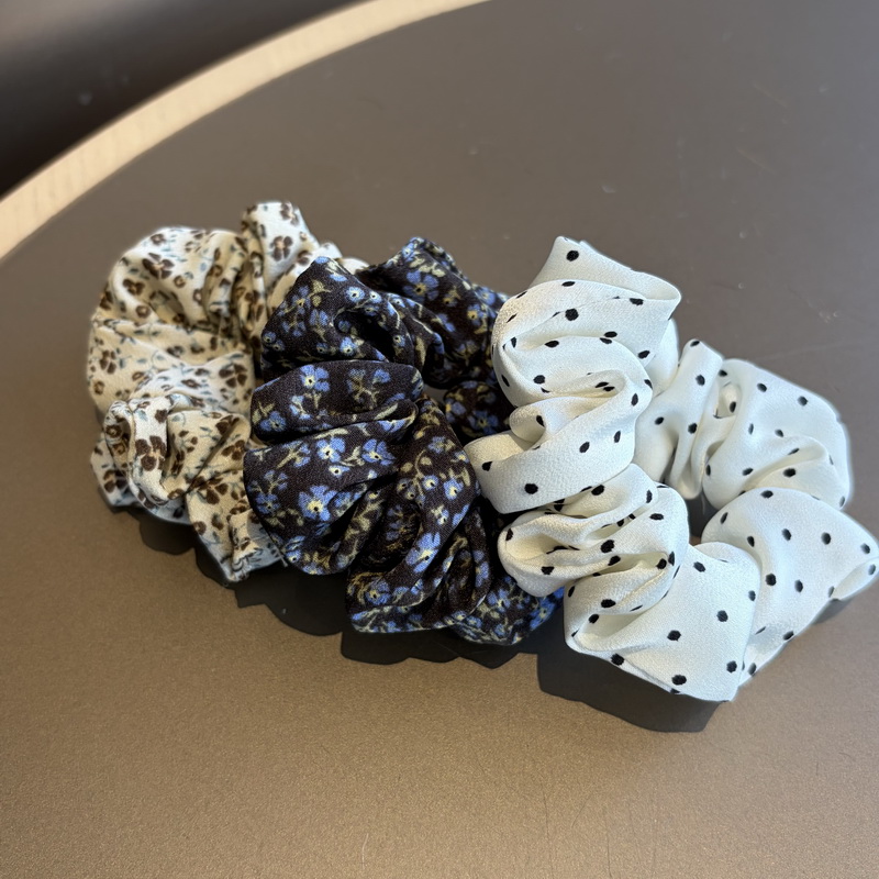 2個入りセット、小ぶりのドット柄ヘアシュシュ、女性用、レオパ - Scrunchie Satin Set のレビューと価格